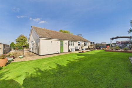 3 bedroom Detached bungalow for sale in Thornton Lane, Ulceby, North Lincolnshire, DN39