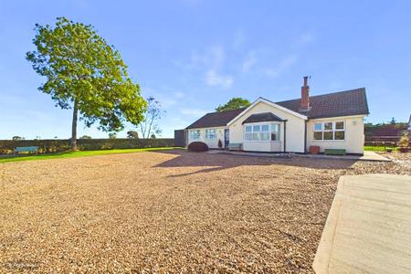 3 bedroom Detached bungalow for sale in Thornton Lane, Ulceby, North Lincolnshire, DN39
