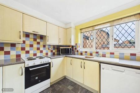 3 bedroom Semi-detached house for sale in Hedgerow Close, Barrow-upon-Humber, North Lincolnshire, DN19