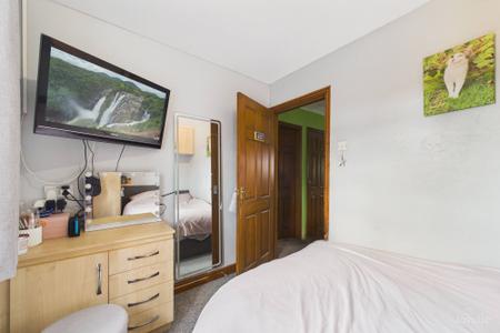 3 bedroom Semi-detached house for sale in Hedgerow Close, Barrow-upon-Humber, North Lincolnshire, DN19