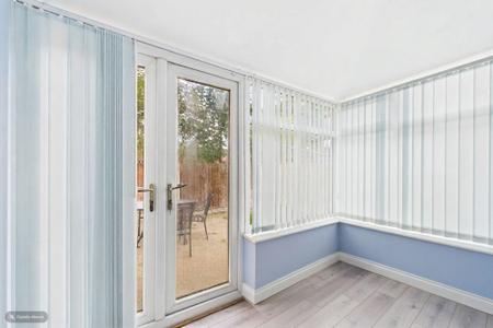 3 bedroom Semi-detached house for sale in Hedgerow Close, Barrow-upon-Humber, North Lincolnshire, DN19