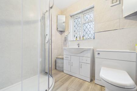 3 bedroom Semi-detached house for sale in Hedgerow Close, Barrow-upon-Humber, North Lincolnshire, DN19