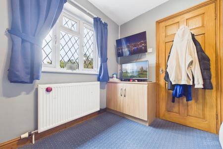 3 bedroom Semi-detached house for sale in Hedgerow Close, Barrow-upon-Humber, North Lincolnshire, DN19