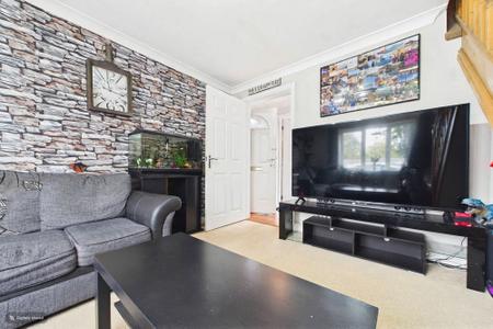 2 bedroom Semi-detached house for sale in Kingfisher Close, Barton-upon-Humber, North Lincolnshire, DN18