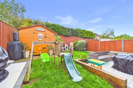2 bedroom Semi-detached house for sale in Kingfisher Close, Barton-upon-Humber, North Lincolnshire, DN18