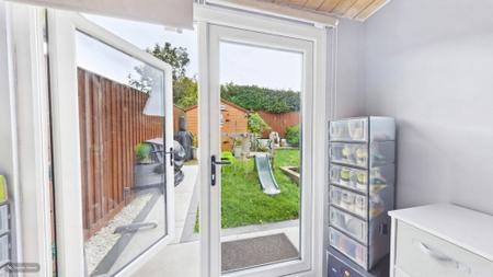 2 bedroom Semi-detached house for sale in Kingfisher Close, Barton-upon-Humber, North Lincolnshire, DN18