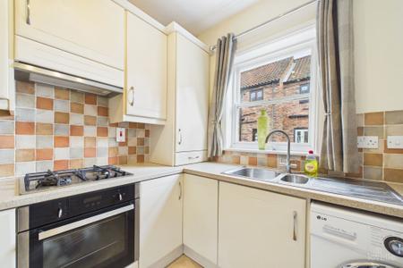 2 bedroom Terraced House for sale in Finkle Lane, Barton-upon-Humber, North Lincolnshire, DN18