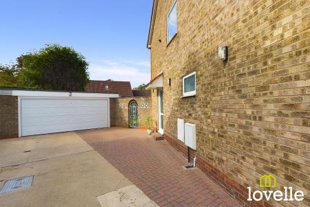 4 bedroom Semi-detached house for sale in Allanson Drive, Cottingham, East Riding of Yorkshire, HU16