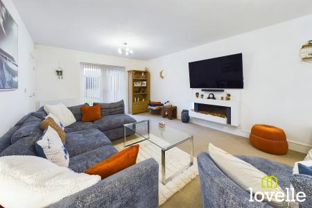 5 bedroom Detached house for sale in Bromby Close, Cottingham, East Riding of Yorkshire, HU16