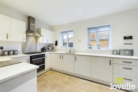 5 bedroom Detached house for sale in Bromby Close, Cottingham, East Riding of Yorkshire, HU16