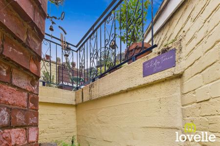 4 bedroom Detached house for sale in High Street, Barton upon Humber, North Lincolnshire, DN18