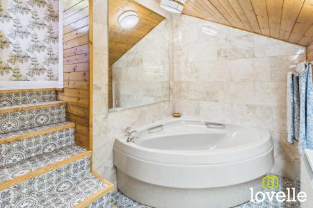 4 bedroom Detached house for sale in High Street, Barton upon Humber, North Lincolnshire, DN18