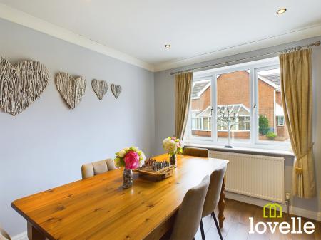 5 bedroom Detached house for sale in Manor Garth, Skidby, East Riding of Yorkshire, HU16