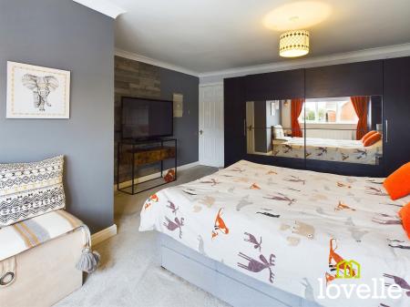 5 bedroom Detached house for sale in Manor Garth, Skidby, East Riding of Yorkshire, HU16