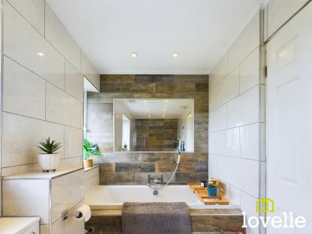 5 bedroom Detached house for sale in Manor Garth, Skidby, East Riding of Yorkshire, HU16