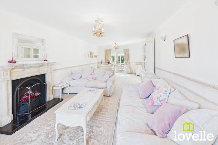 4 bedroom Detached house for sale in Middledyke Lane, Cottingham, East Riding of Yorkshire, HU16