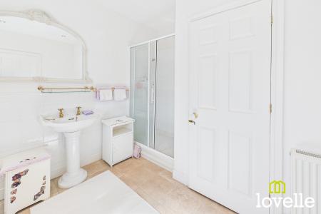 4 bedroom Detached house for sale in Middledyke Lane, Cottingham, East Riding of Yorkshire, HU16