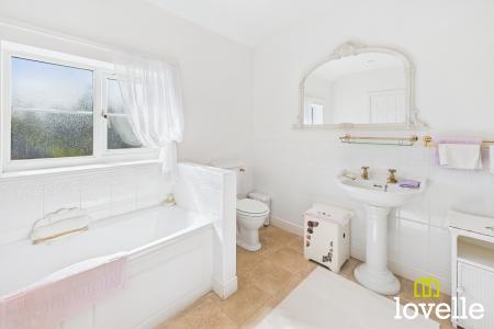 4 bedroom Detached house for sale in Middledyke Lane, Cottingham, East Riding of Yorkshire, HU16