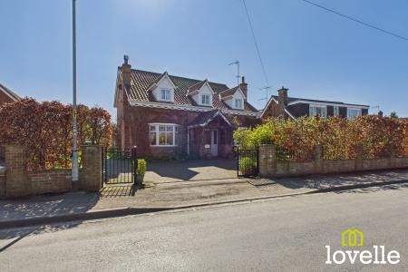 4 bedroom Detached house for sale in Middledyke Lane, Cottingham, East Riding of Yorkshire, HU16