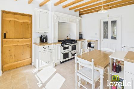 4 bedroom Detached house for sale in Middledyke Lane, Cottingham, East Riding of Yorkshire, HU16