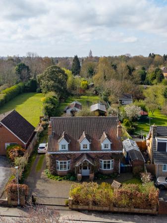 4 bedroom Detached house for sale in Middledyke Lane, Cottingham, East Riding of Yorkshire, HU16