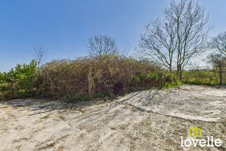 1 bedroom Detached house for sale in Wold Road, Walkington, East Riding of Yorkshire, HU17