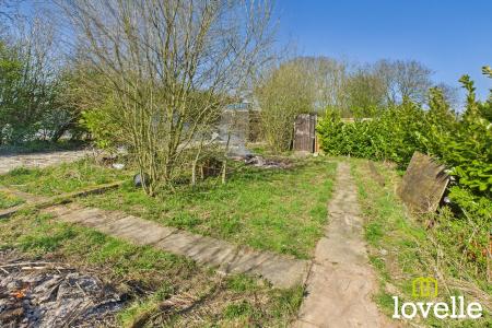 1 bedroom Detached house for sale in Wold Road, Walkington, East Riding of Yorkshire, HU17