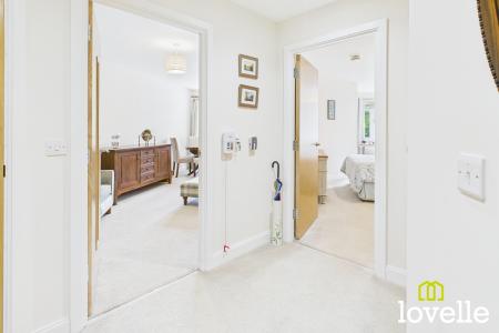 1 bedroom Flat for sale in Field Close, Cottingham, East Riding of Yorkshire, HU16