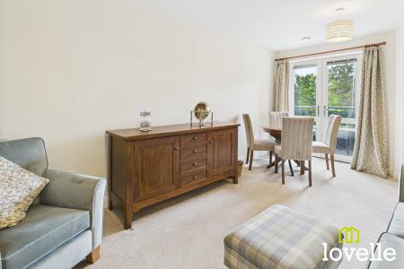 1 bedroom Flat for sale in Field Close, Cottingham, East Riding of Yorkshire, HU16