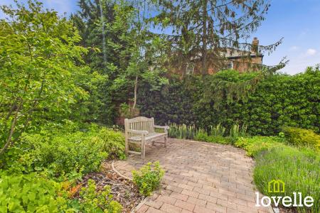 1 bedroom Flat for sale in Field Close, Cottingham, East Riding of Yorkshire, HU16