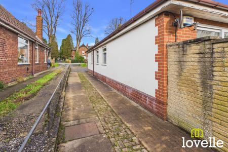 3 bedroom Bungalow for sale in Eppleworth Road, Cottingham, East Riding of Yorkshire, HU16