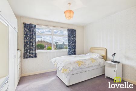 2 bedroom Bungalow for sale in Canada Drive, Cottingham, East Riding of Yorkshire, HU16