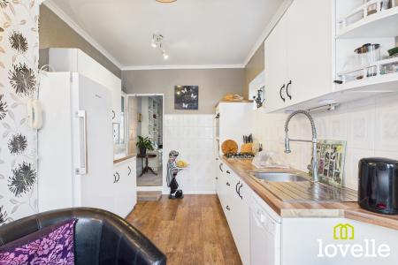 4 bedroom Semi-detached house for sale in Kingtree Avenue, Cottingham, East Riding of Yorkshire, HU16