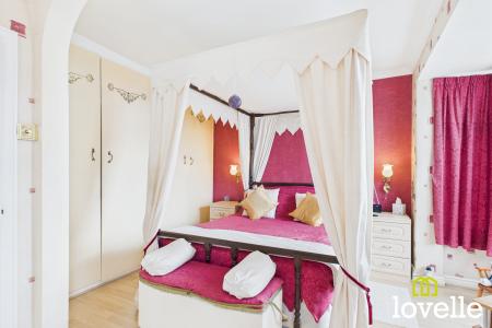 4 bedroom Semi-detached house for sale in Kingtree Avenue, Cottingham, East Riding of Yorkshire, HU16