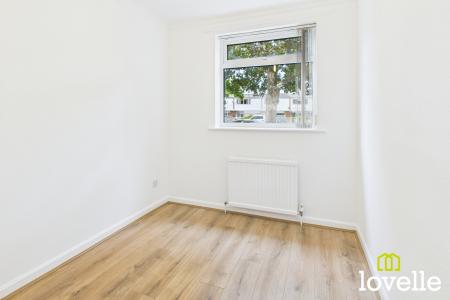 2 bedroom Flat for sale in Green Lane, Cottingham, East Riding of Yorkshire, HU16
