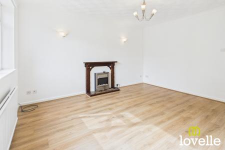 2 bedroom Flat for sale in Green Lane, Cottingham, East Riding of Yorkshire, HU16