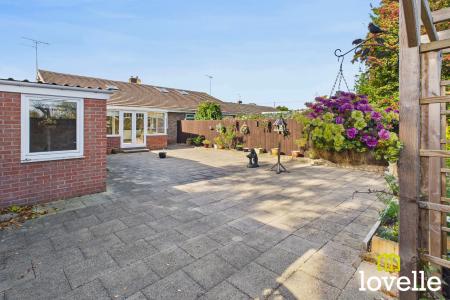 2 bedroom Bungalow for sale in Allanson Drive, Cottingham, East Riding of Yorkshire, HU16