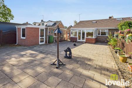 2 bedroom Bungalow for sale in Allanson Drive, Cottingham, East Riding of Yorkshire, HU16