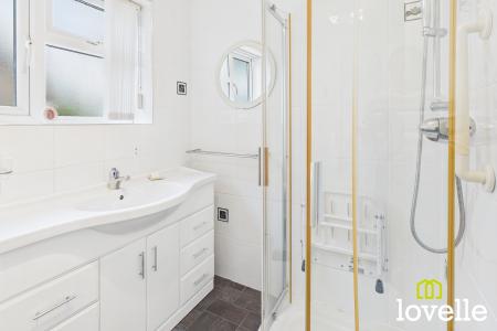 2 bedroom Bungalow for sale in Allanson Drive, Cottingham, East Riding of Yorkshire, HU16