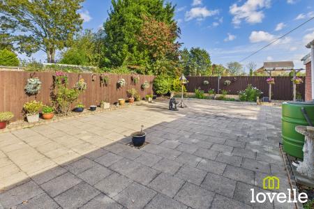 2 bedroom Bungalow for sale in Allanson Drive, Cottingham, East Riding of Yorkshire, HU16