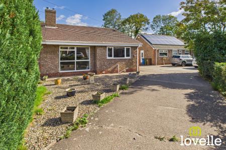 2 bedroom Bungalow for sale in Allanson Drive, Cottingham, East Riding of Yorkshire, HU16