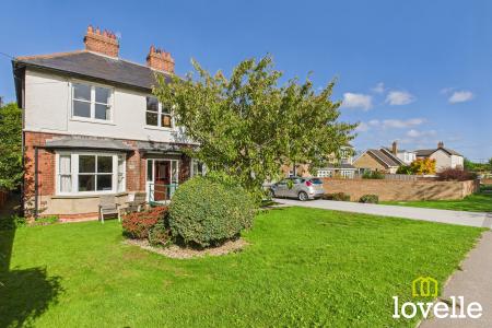 4 bedroom Detached house for sale in North Moor Lane, Cottingham, East Riding of Yorkshire, HU16