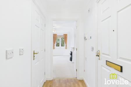 1 bedroom Apartment for sale in Shardeloes Court Kingtree Avenue, Cottingham, East Riding of Yorkshire, HU16