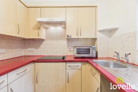 1 bedroom Apartment for sale in Shardeloes Court Kingtree Avenue, Cottingham, East Riding of Yorkshire, HU16