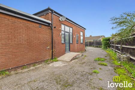 2 bedroom Bungalow for sale in Inglemire Lane, Cottingham, East Riding of Yorkshire, HU16