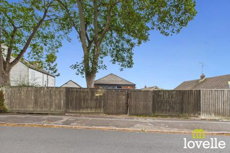 2 bedroom Bungalow for sale in Inglemire Lane, Cottingham, East Riding of Yorkshire, HU16