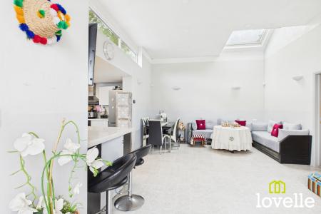 2 bedroom Bungalow for sale in Inglemire Lane, Cottingham, East Riding of Yorkshire, HU16