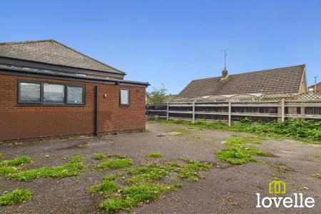 2 bedroom Bungalow for sale in Inglemire Lane, Cottingham, East Riding of Yorkshire, HU16