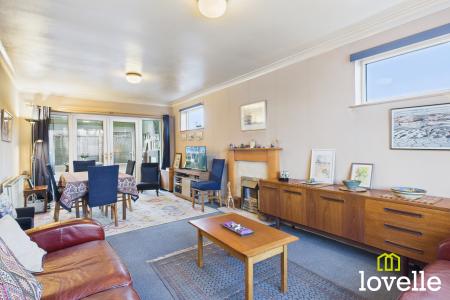 3 bedroom Semi-detached house for sale in New Village Road, Cottingham, HU16