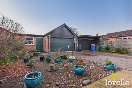 3 bedroom Semi-detached house for sale in New Village Road, Cottingham, HU16